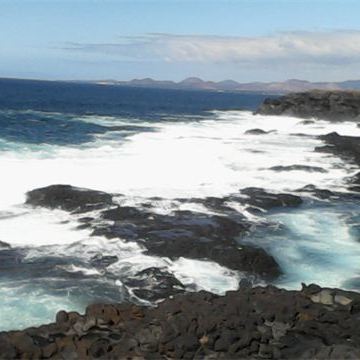 Coastline-off-of-Lanzarote